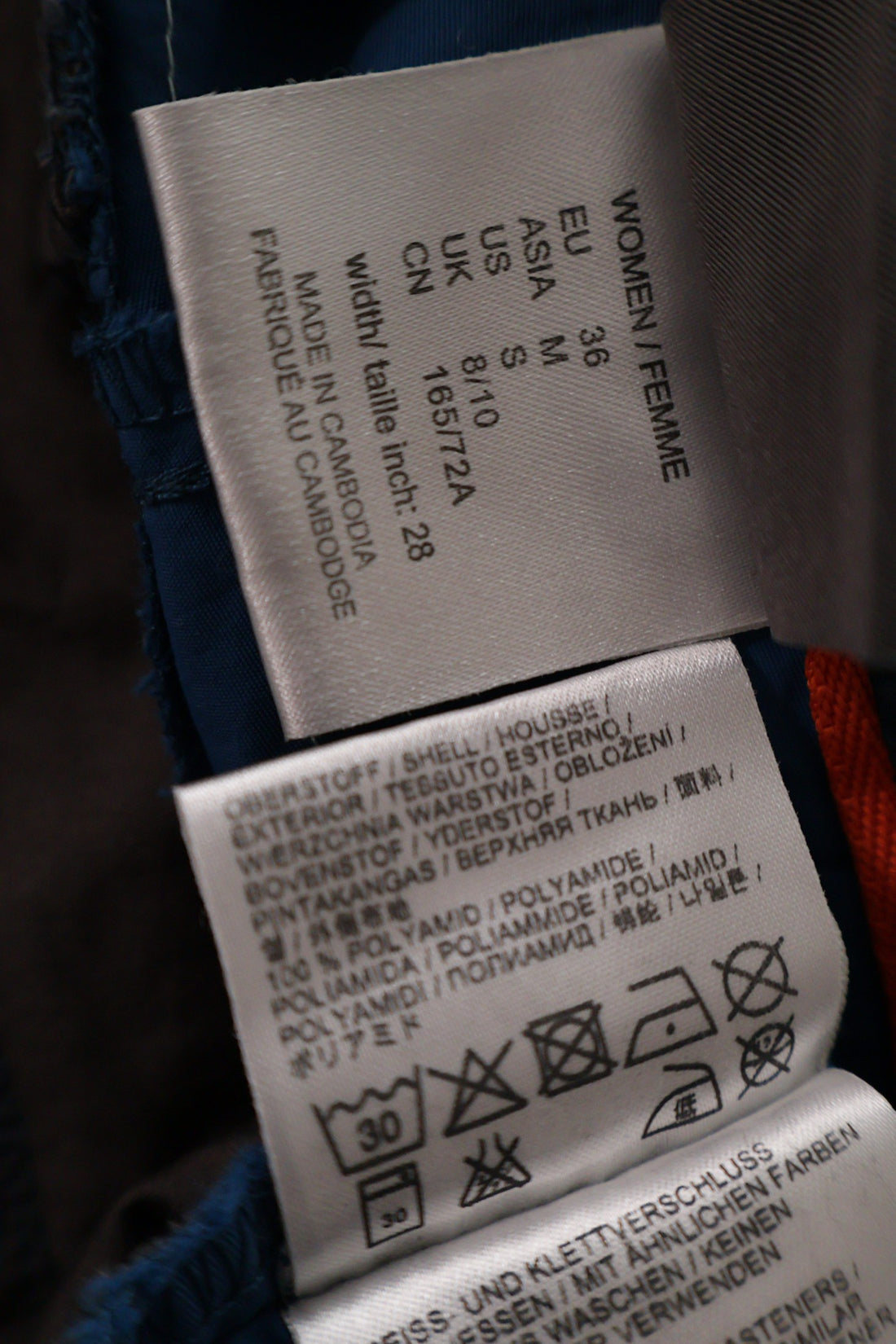 Pantaloni scurti Jack Wolfskin albastru mărime S etichetă mărime și compoziție second-hand premium