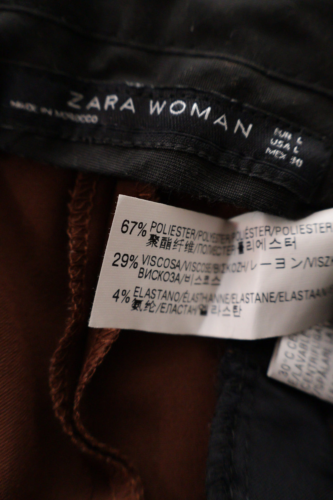 Pantaloni ZARA maro mărime L etichetă mărime și compoziție second-hand premium