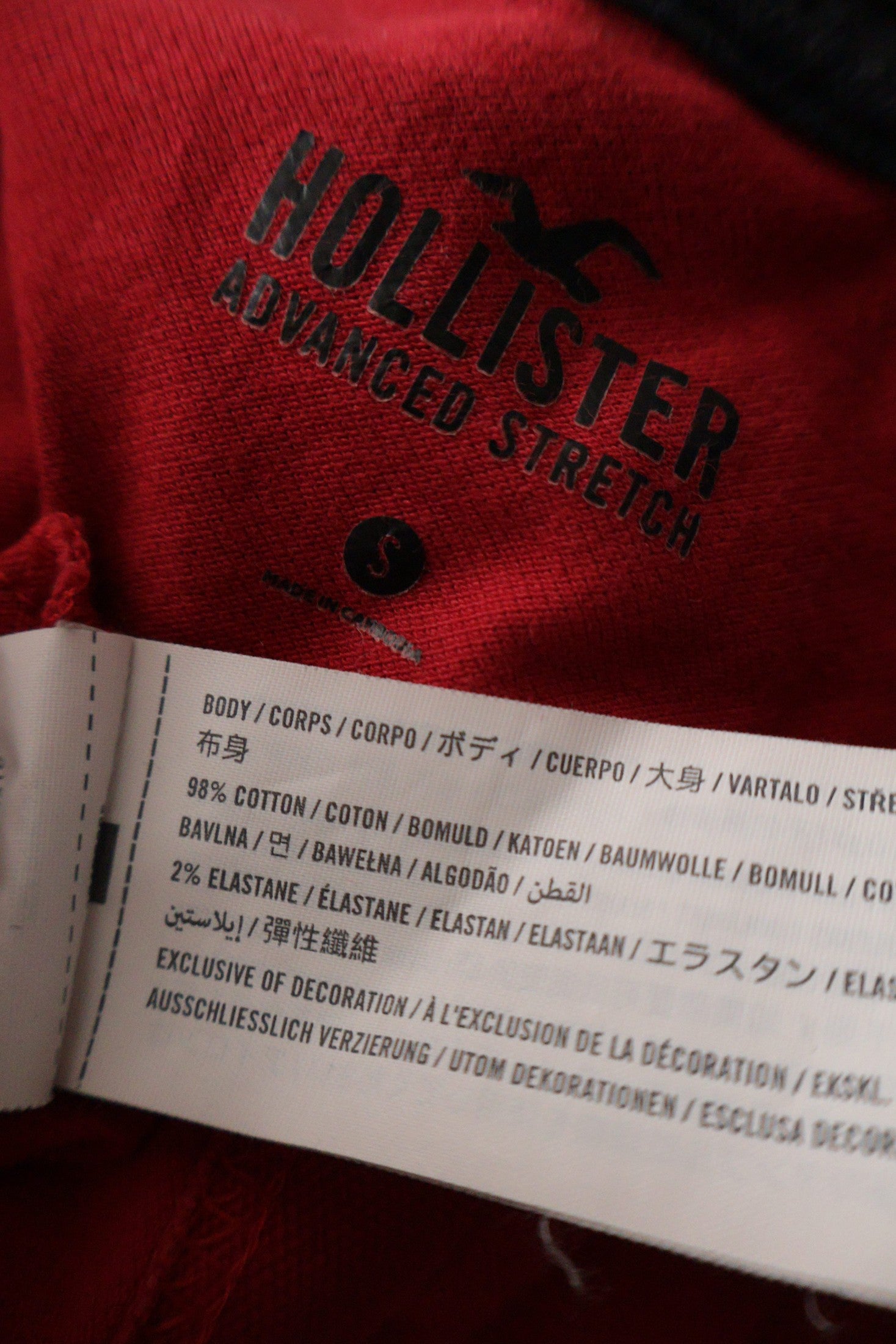 Tricou Hollister roșu mărime S etichetă mărime și compoziție second-hand premium