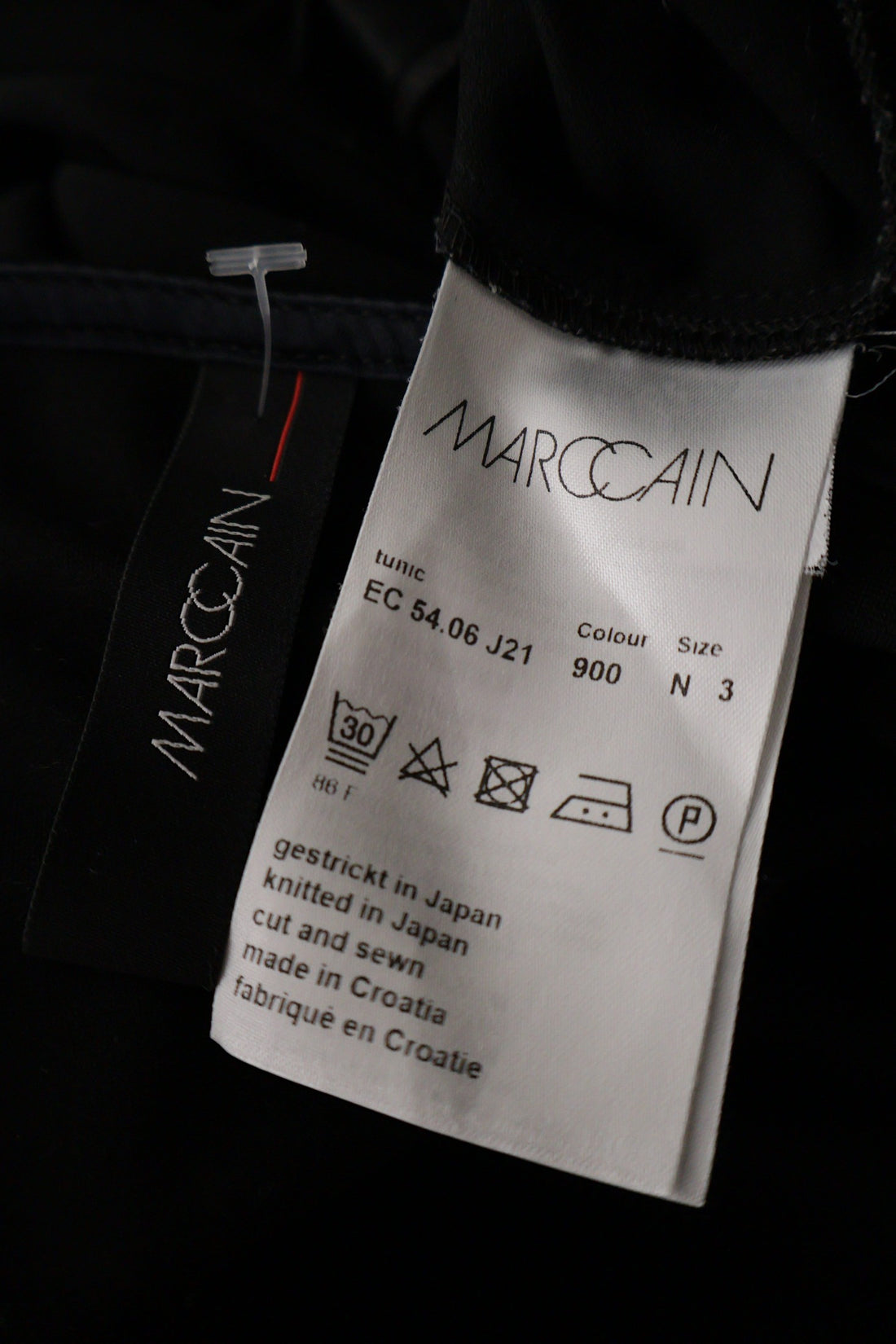 Tricou MARC CAIN negru mărime M etichetă mărime și compoziție second-hand premium