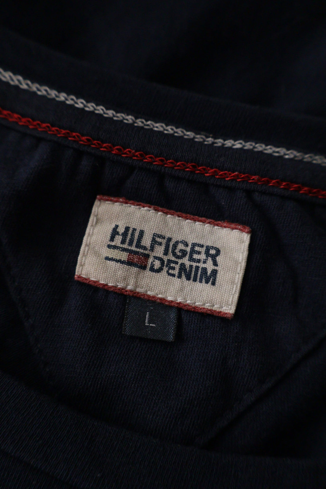 Tricou Tommy Hilfiger Denim bleumarin mărime L etichetă mărime și compoziție second-hand premium