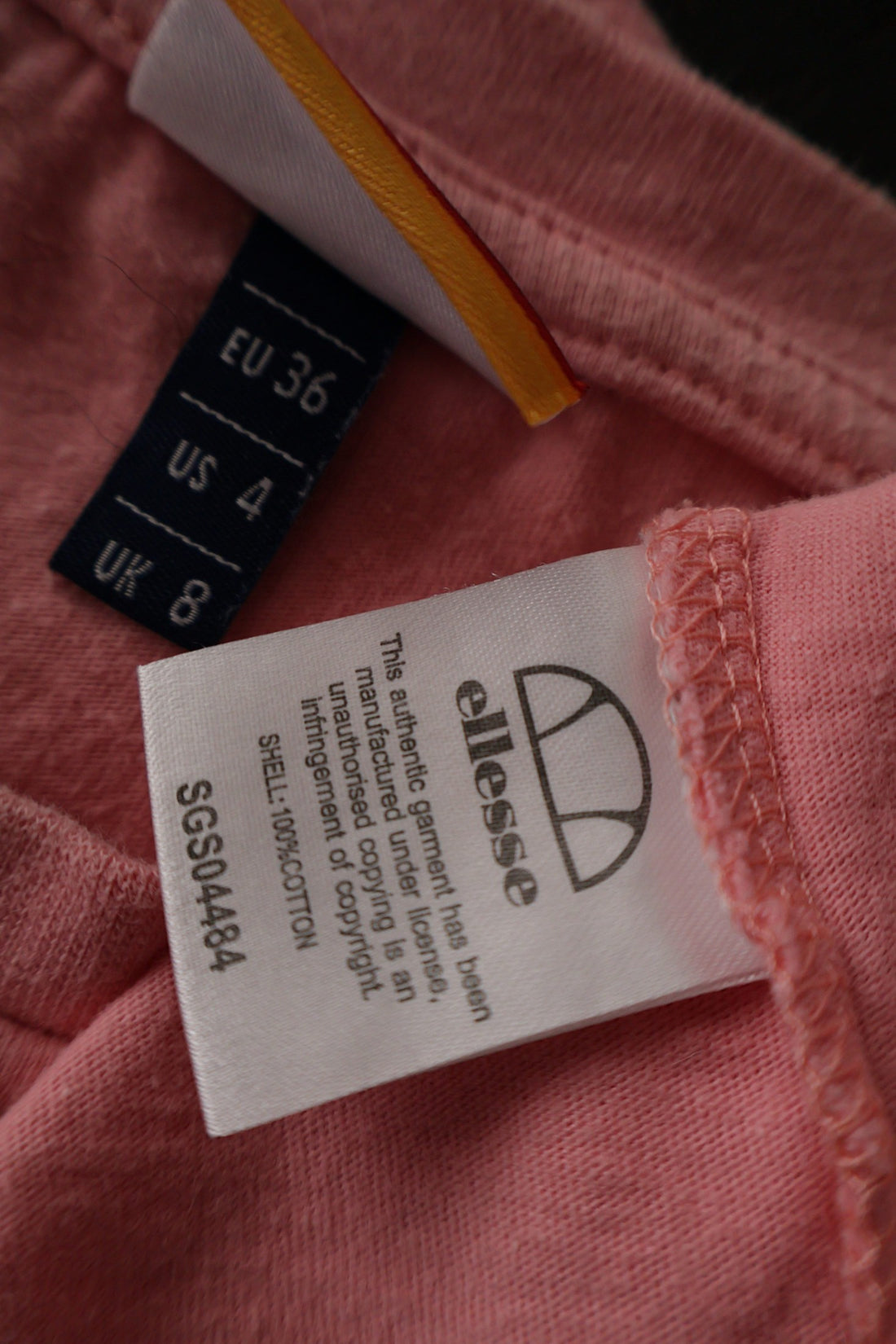 Tricou Ellesse roz mărime S etichetă mărime și compoziție second-hand premium