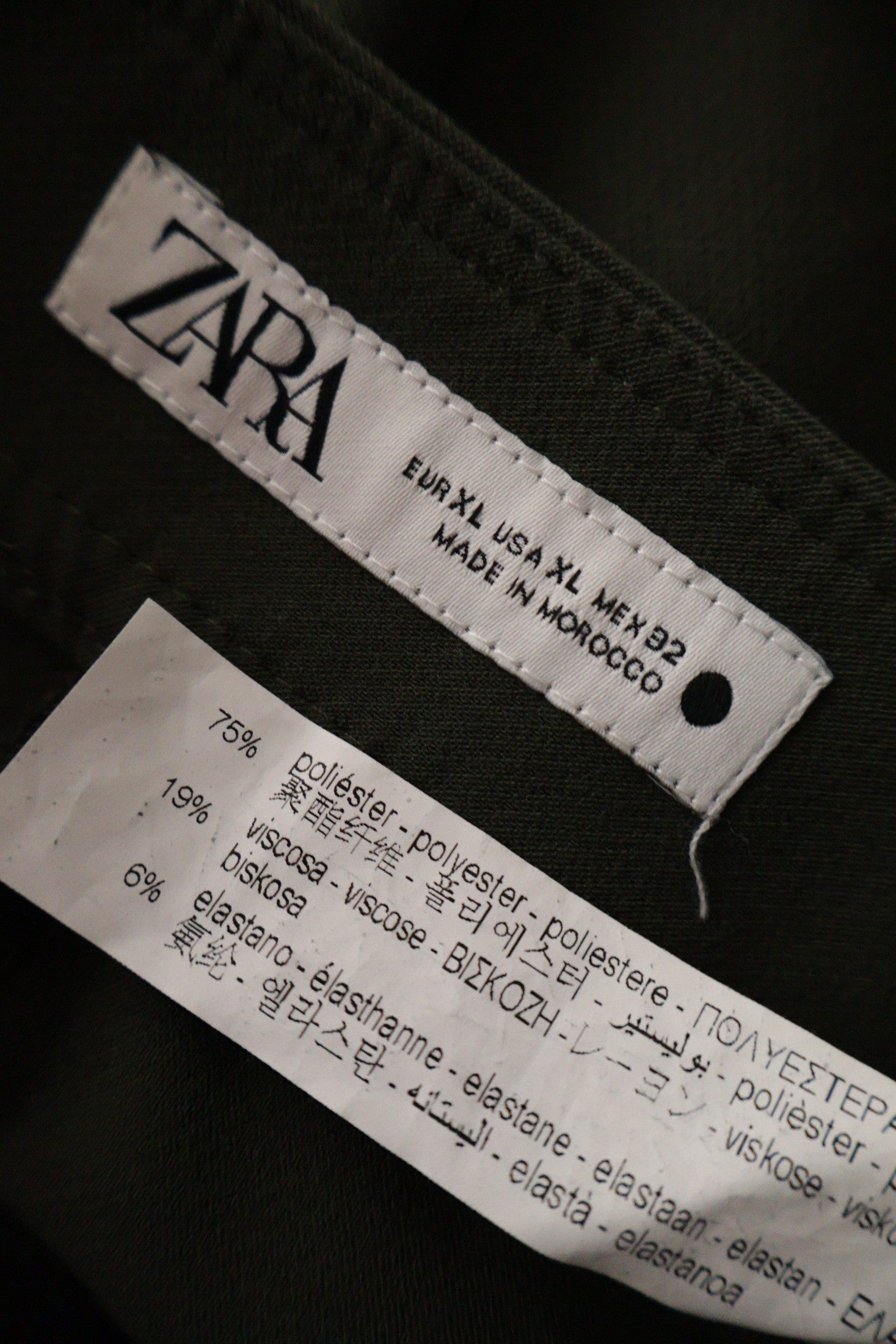 Pantaloni ZARA verde închis mărime XL etichetă mărime și compoziție second-hand premium
