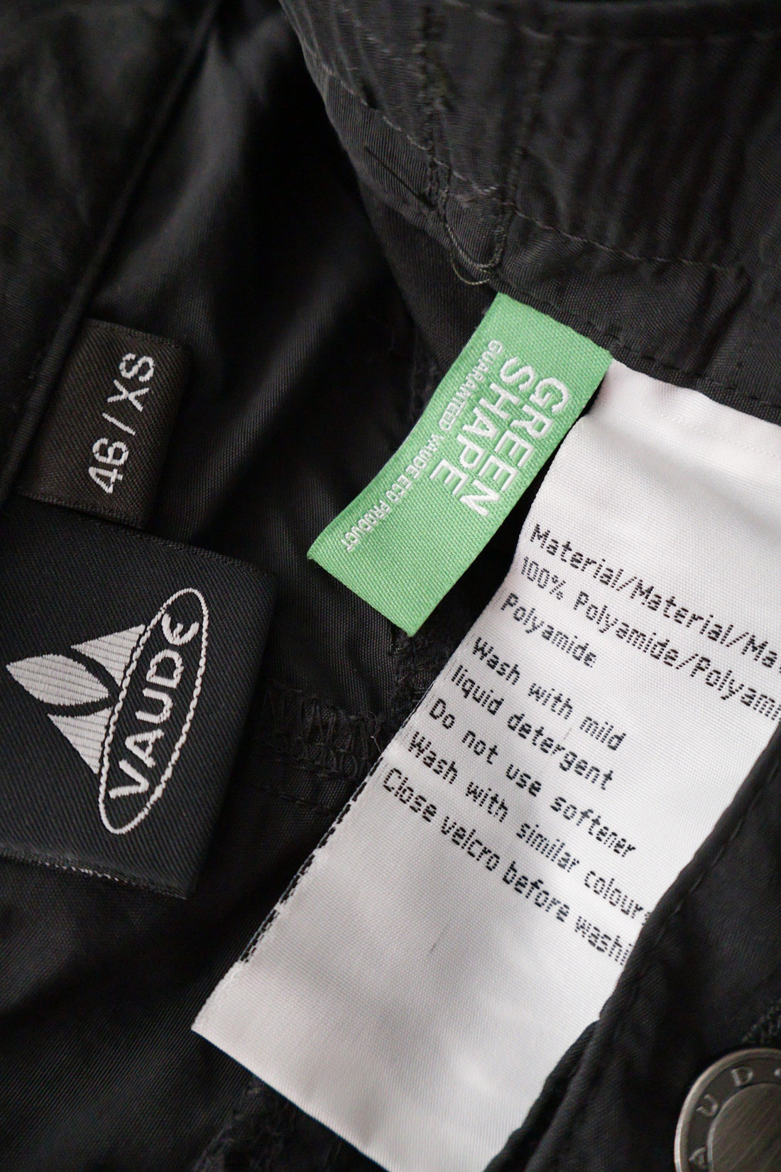 Pantaloni 2/3 Vaude gri inchis mărime XS etichetă mărime și compoziție second-hand premium
