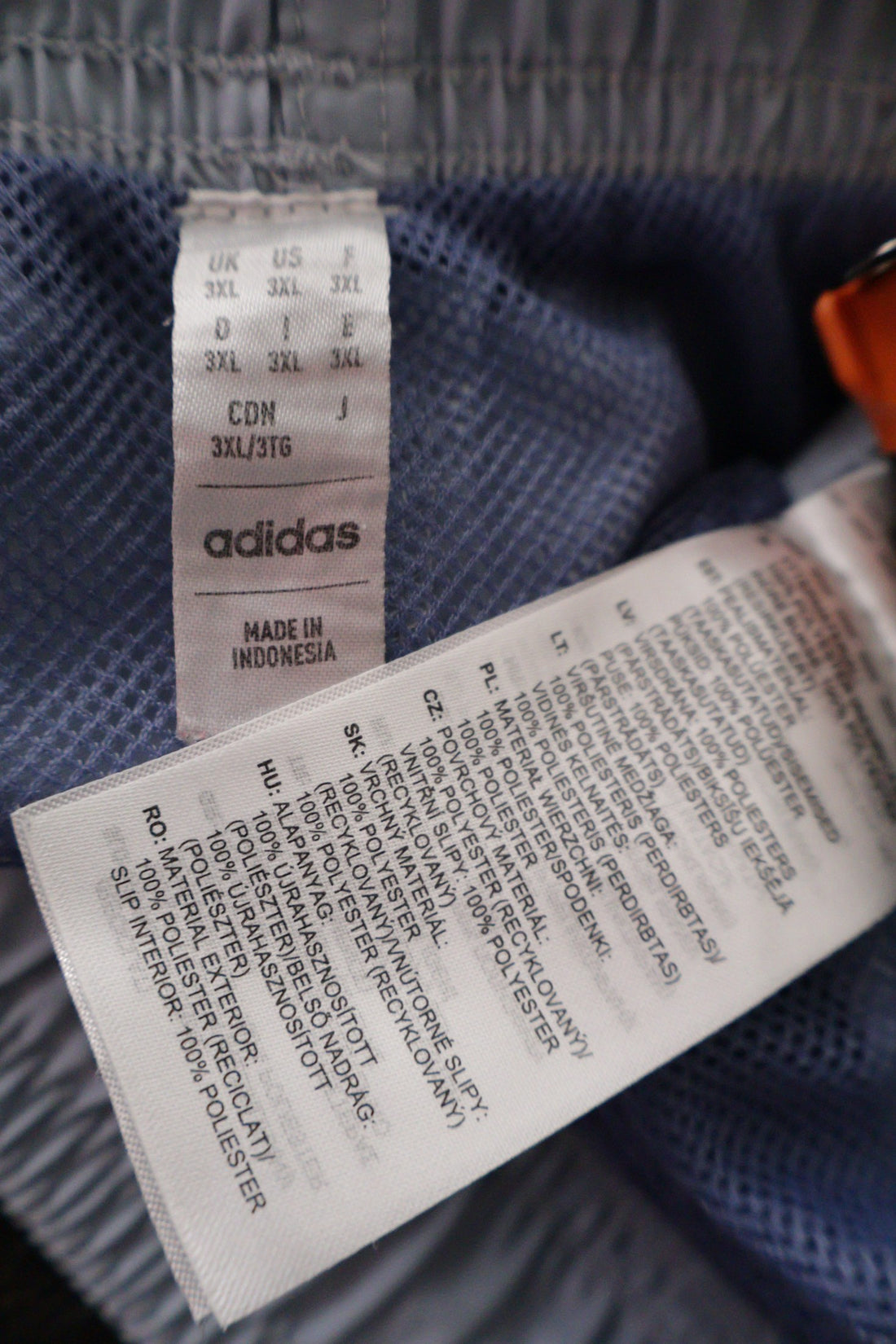 Pantaloni scurti Adidas albastru deschis mărime 3XL etichetă mărime și compoziție second-hand premium