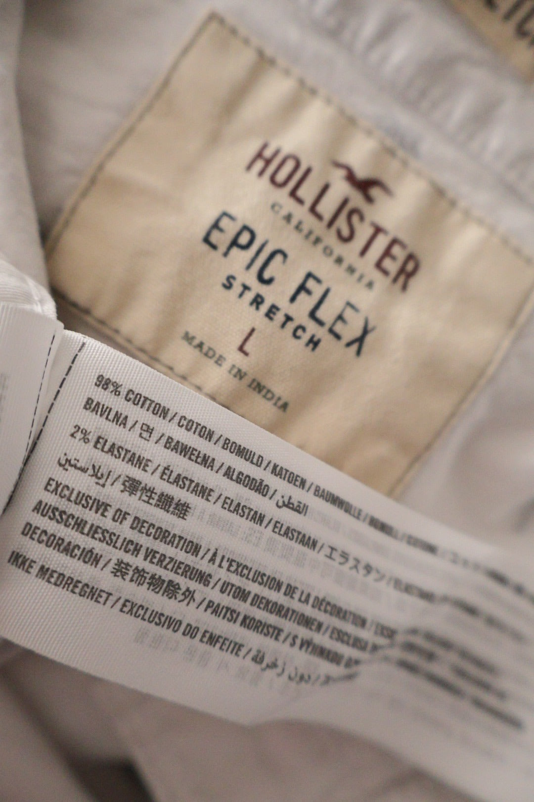 Camasa Hollister alb mărime L etichetă mărime și compoziție second-hand premium