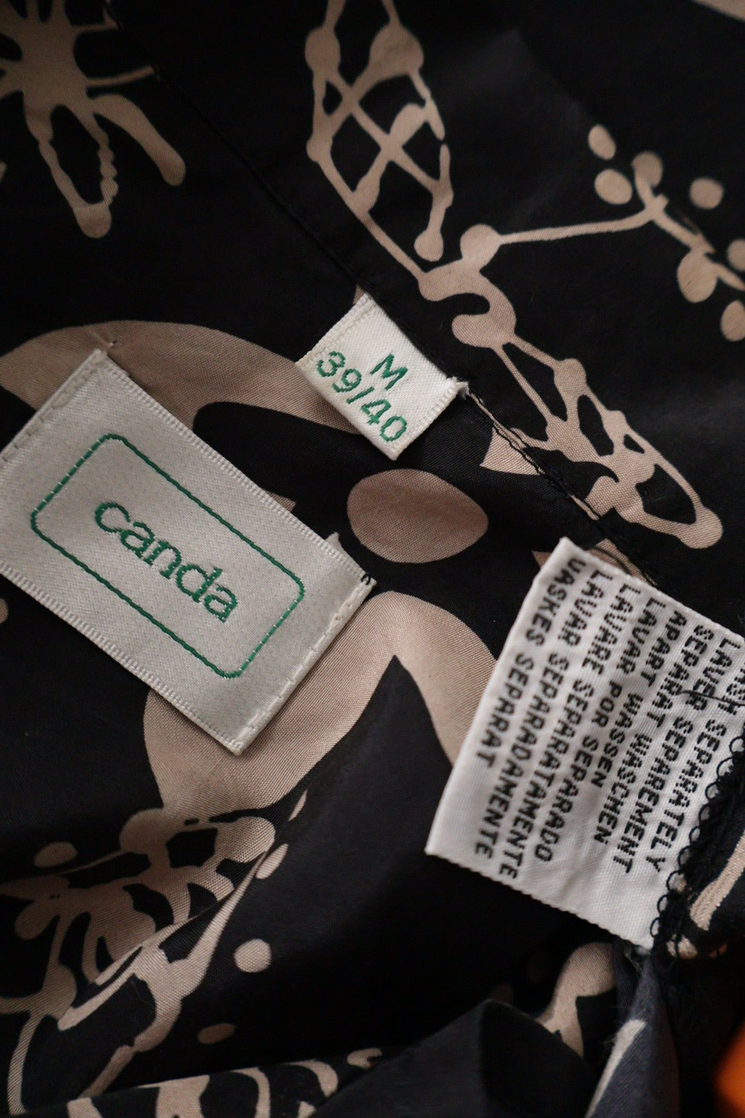 Camasa Vintage negru cu bej mărime M etichetă mărime și compoziție second-hand premium
