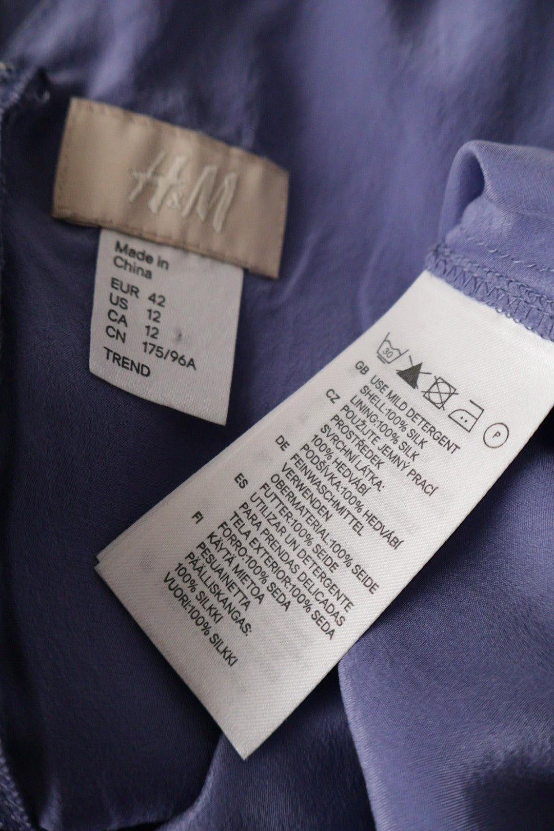 Rochie H&M lila mărime XL etichetă mărime și compoziție second-hand premium