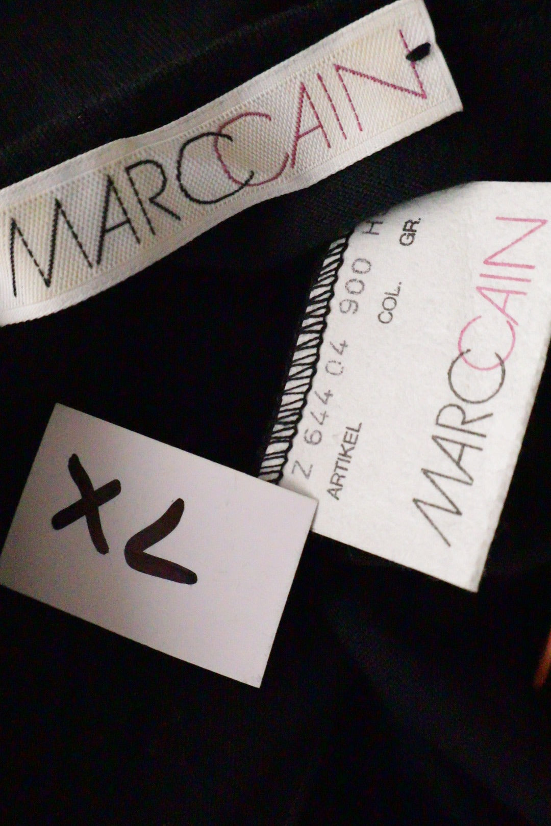 Tricou Marccain negru mărime XL etichetă mărime și compoziție second-hand premium