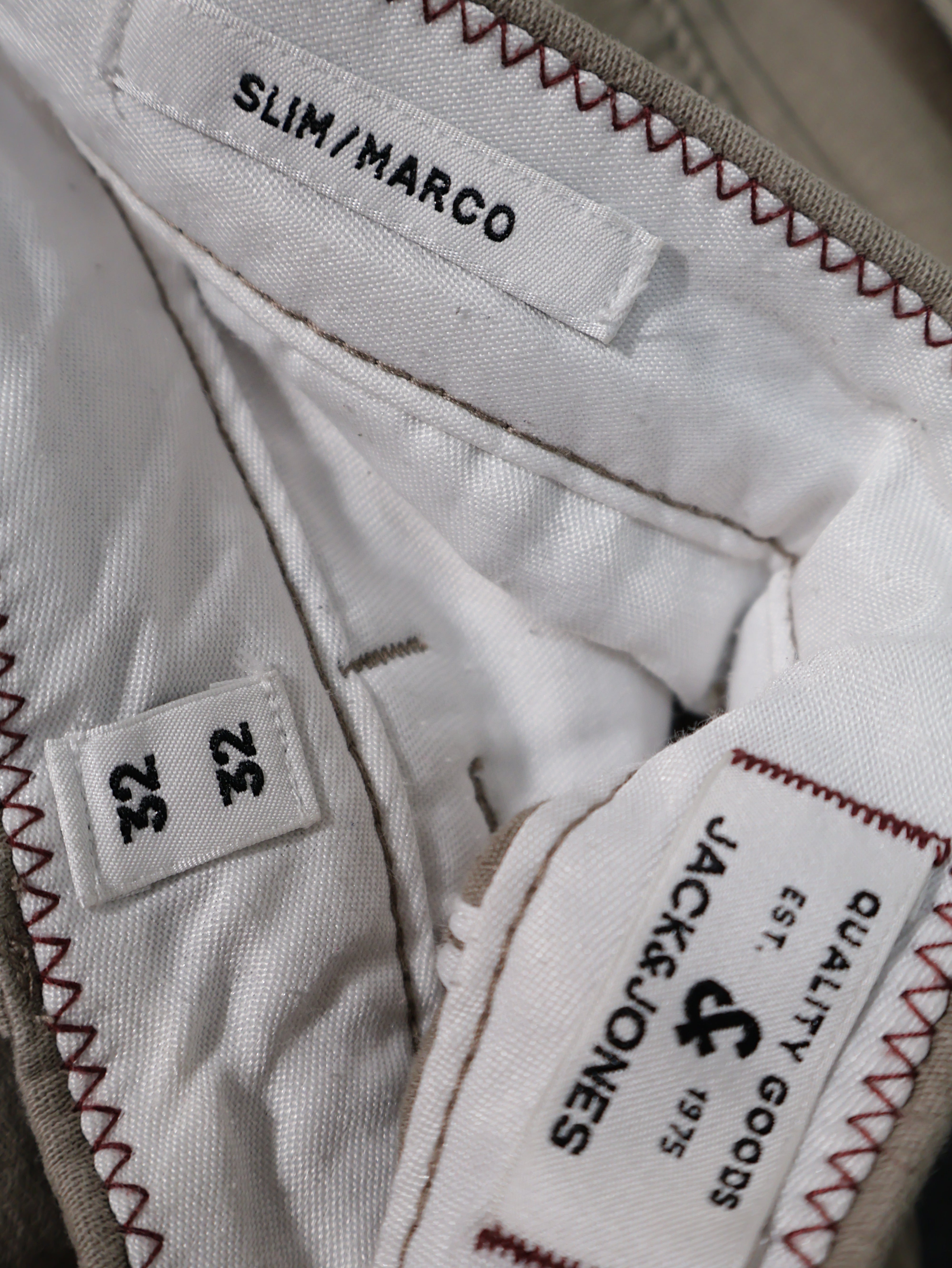 Eticheta marime si compozitie - Pantaloni scurti JACK&JONES - M - Barbati