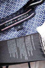 Pantaloni scurti Tommy Hilfiger alb / bleumarin mărime M etichetă mărime și compoziție second-hand premium