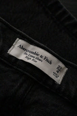 Blugi scurti Abercrombie & Fitch gri închis spălat mărime M etichetă mărime și compoziție second-hand premium