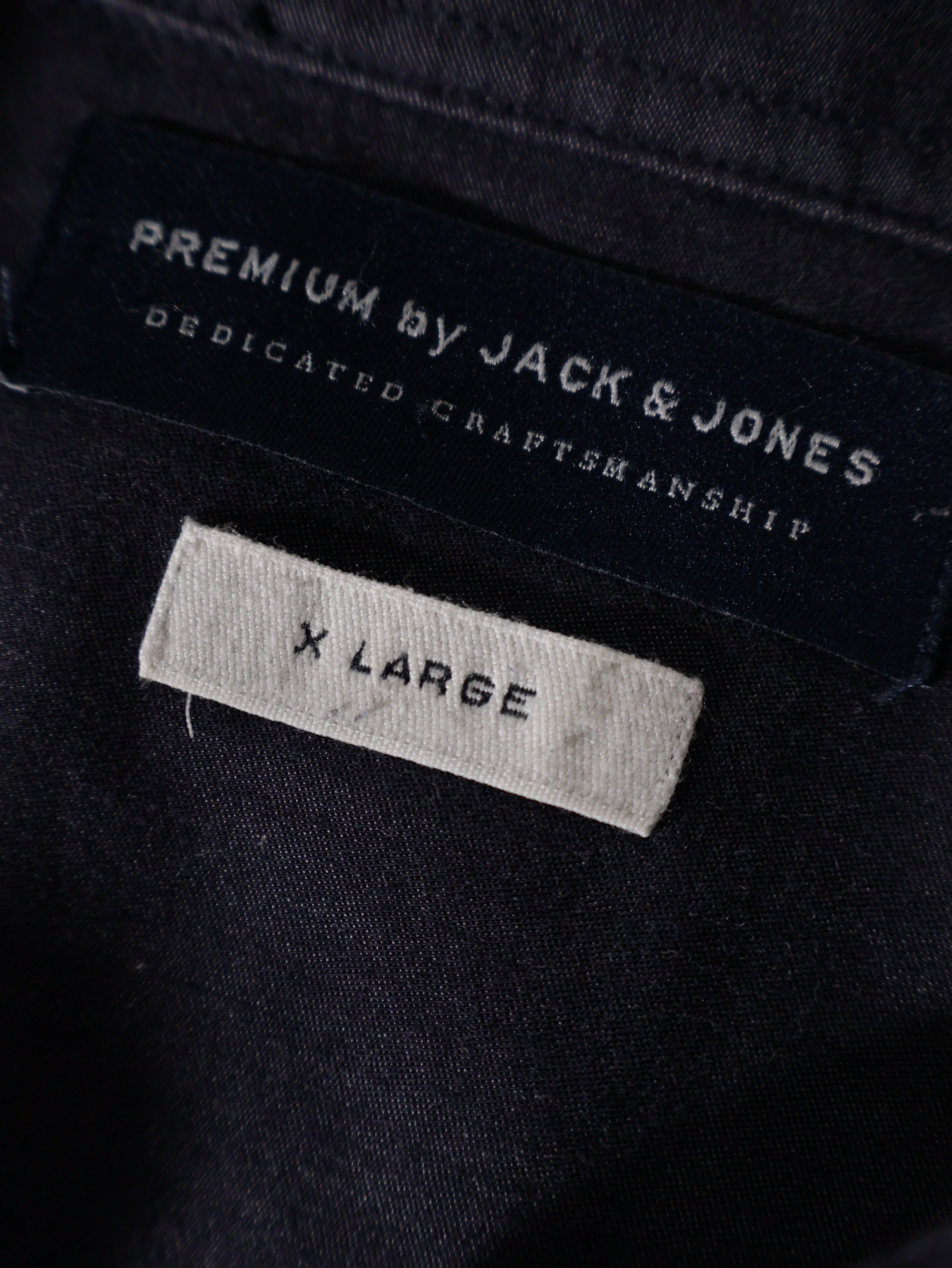 Eticheta marime si compozitie (rotita dreapta) - Cămașă JACK&JONES bleumarin din bumbac – XL – Bărbați