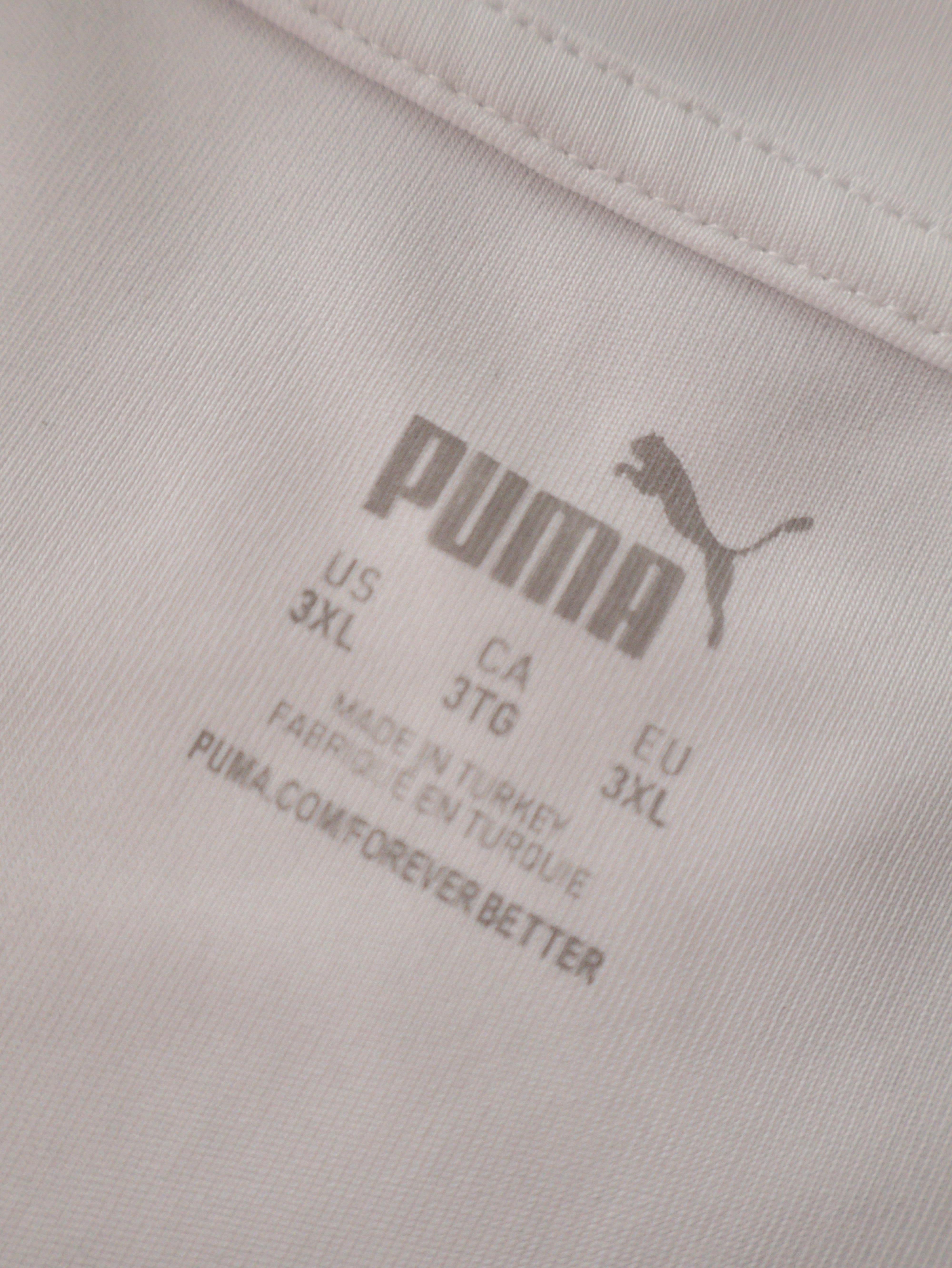 Eticheta marime si compozitie (rotita dreapta) - Tricou PUMA alb cu imprimeu sport – 3XL – Bărbați