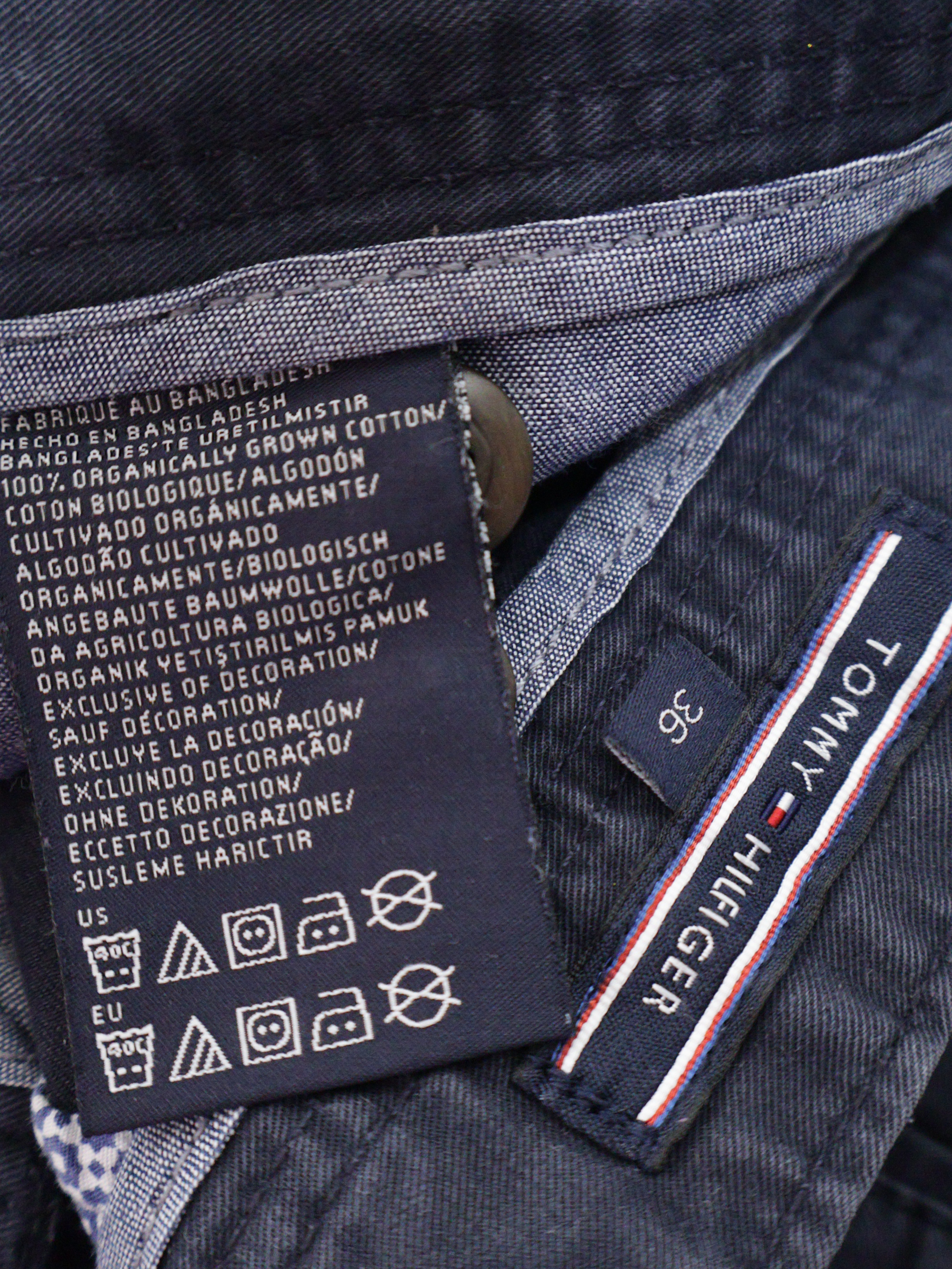 Eticheta marime si compozitie (rotita dreapta) - Pantaloni scurți Tommy Hilfiger bleumarin din bumbac organic – XL – Bărbați