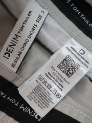 Eticheta marime si compozitie (rotita dreapta) - Pantaloni scurți chino bej deschis din bumbac – Tom Tailor – S – Bărbați