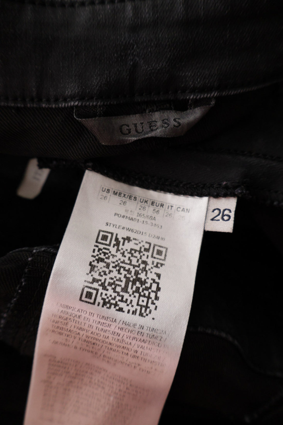 GUESS – costum – etichetă – second-hand premium
