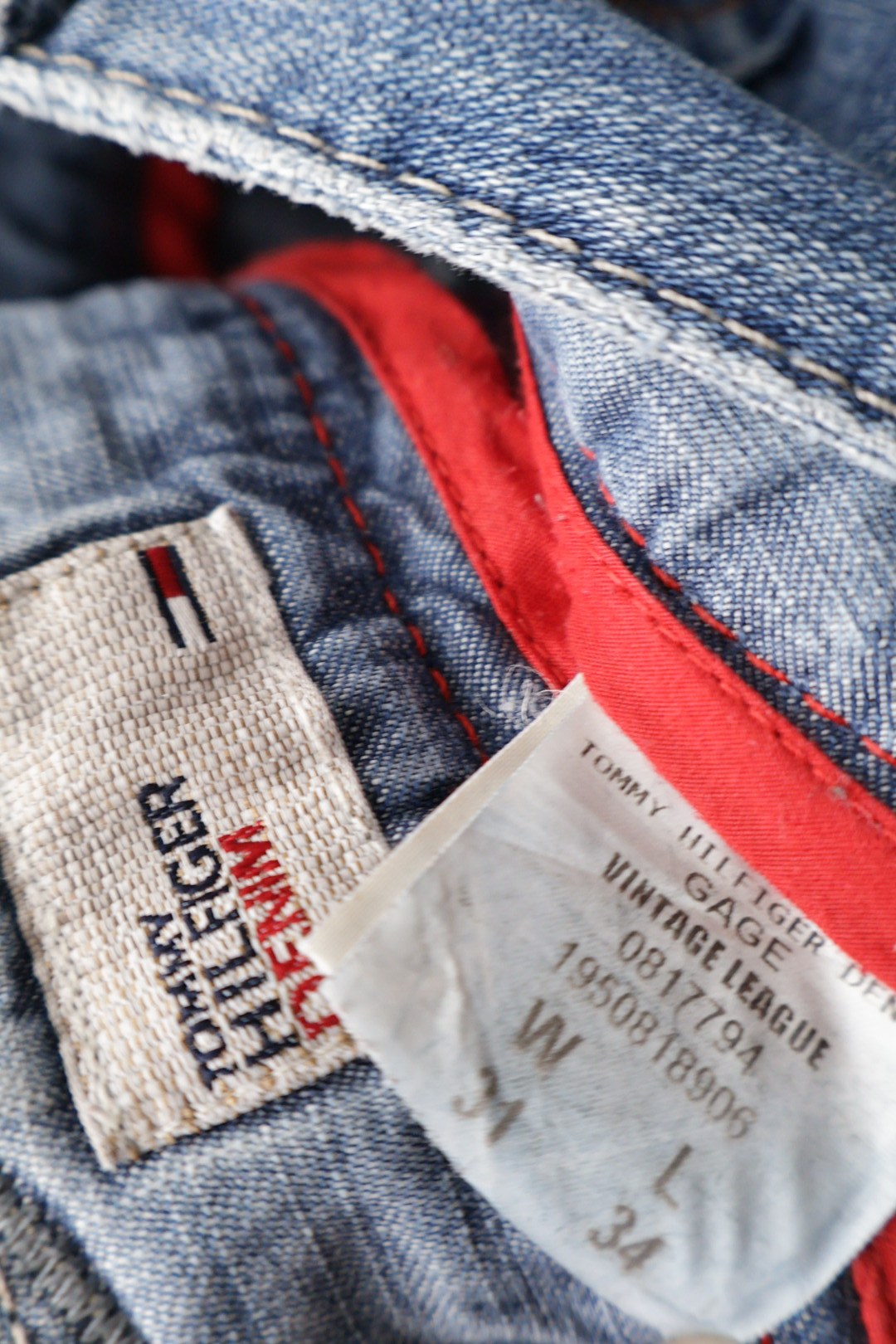 TOMMY HILFIGER – blugi – etichetă – second-hand premium