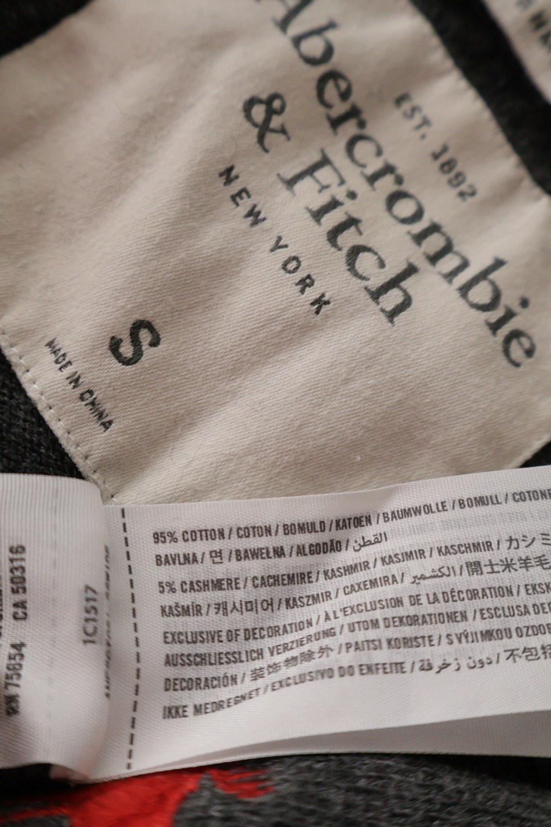 Abercrombie & Fitch – pulover – etichetă – second-hand premium