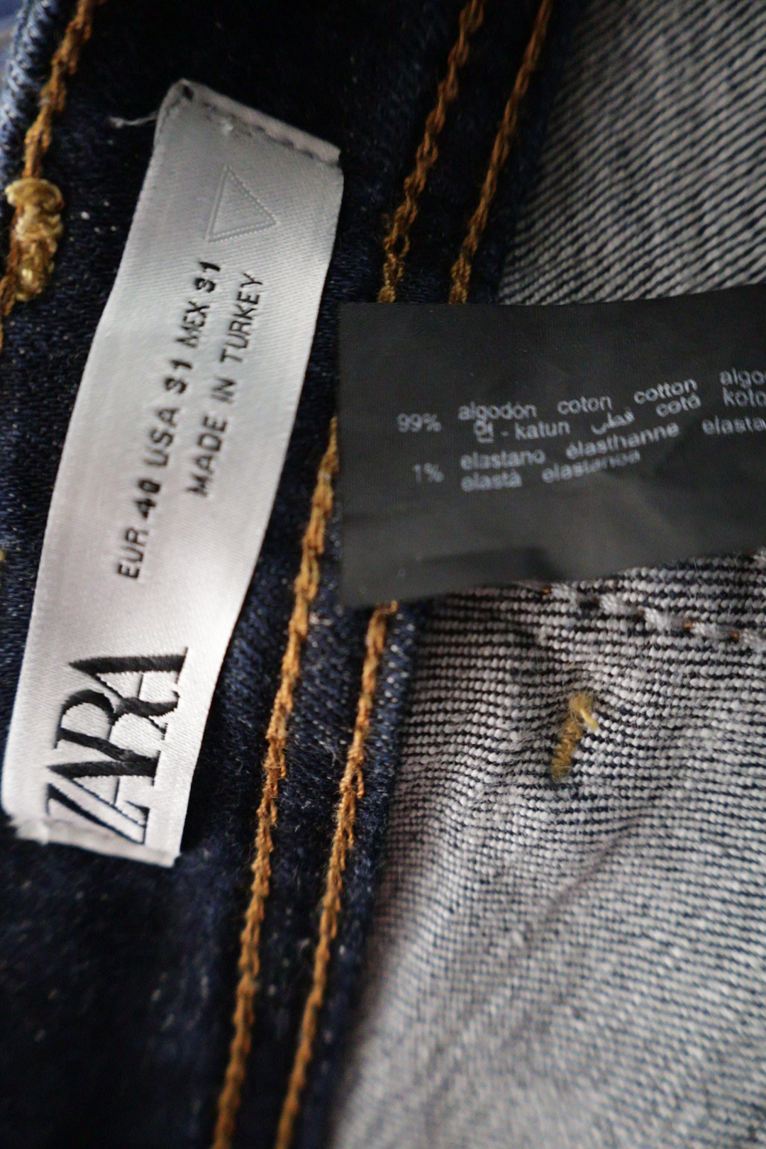 Zara – blugi – etichetă – second-hand premium