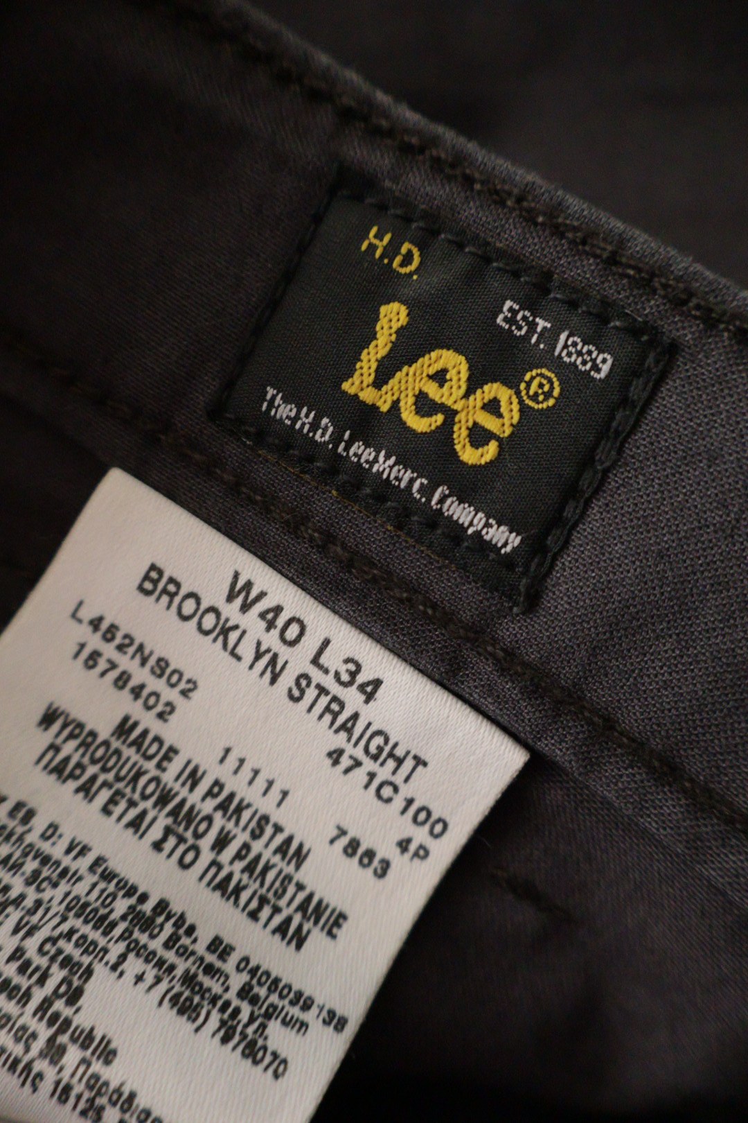 Lee – blugi – etichetă – second-hand premium