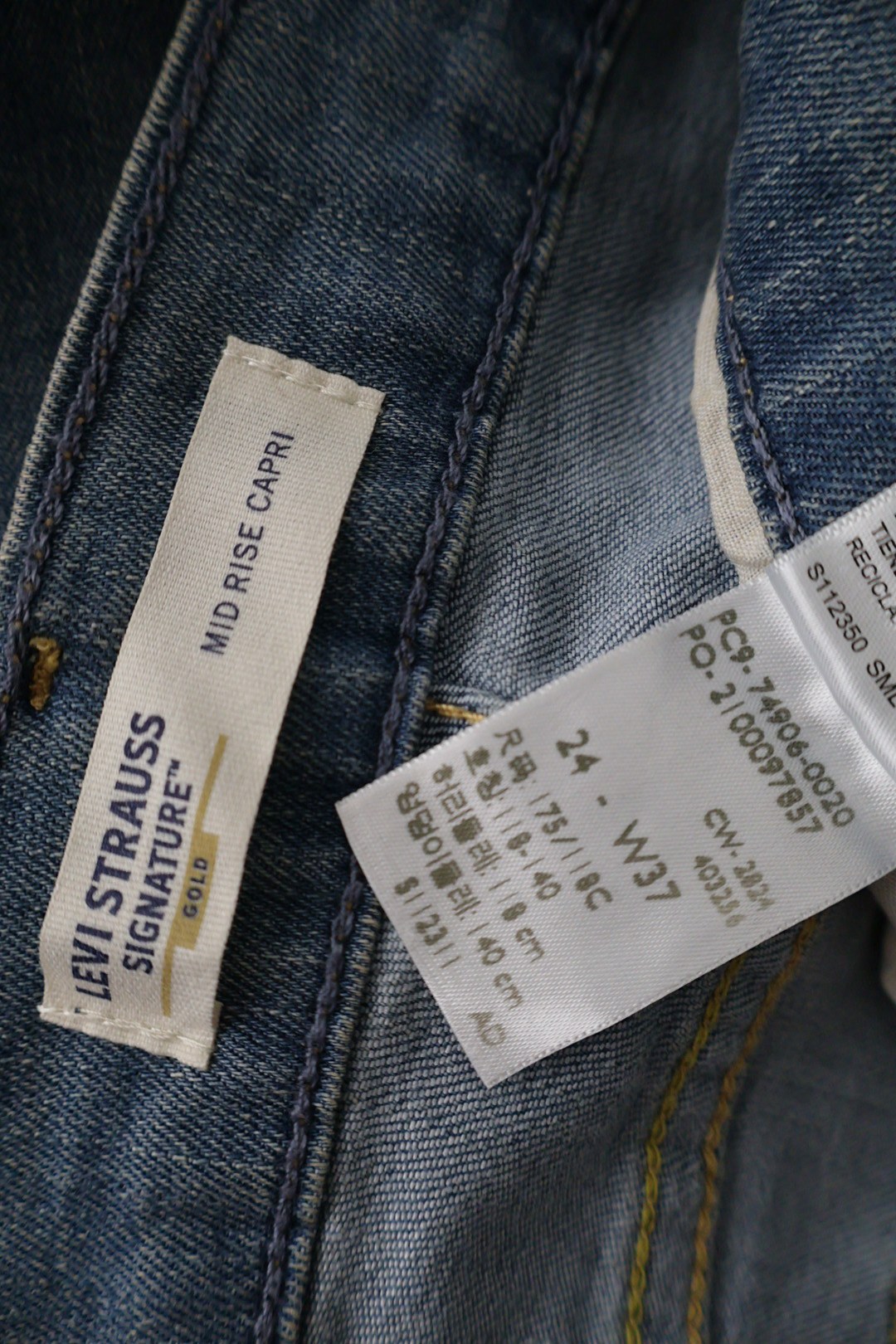 Levi's – blugi – etichetă – second-hand premium