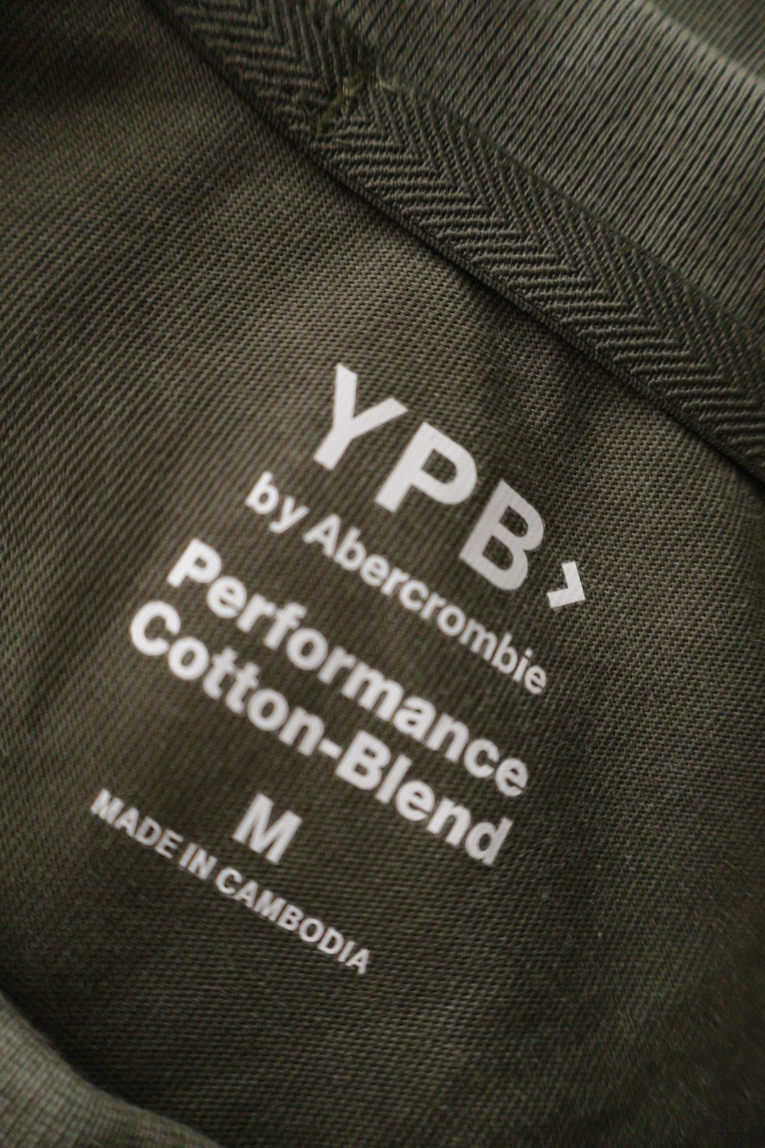 Abercrombie & Fitch – tricou – etichetă – second-hand premium