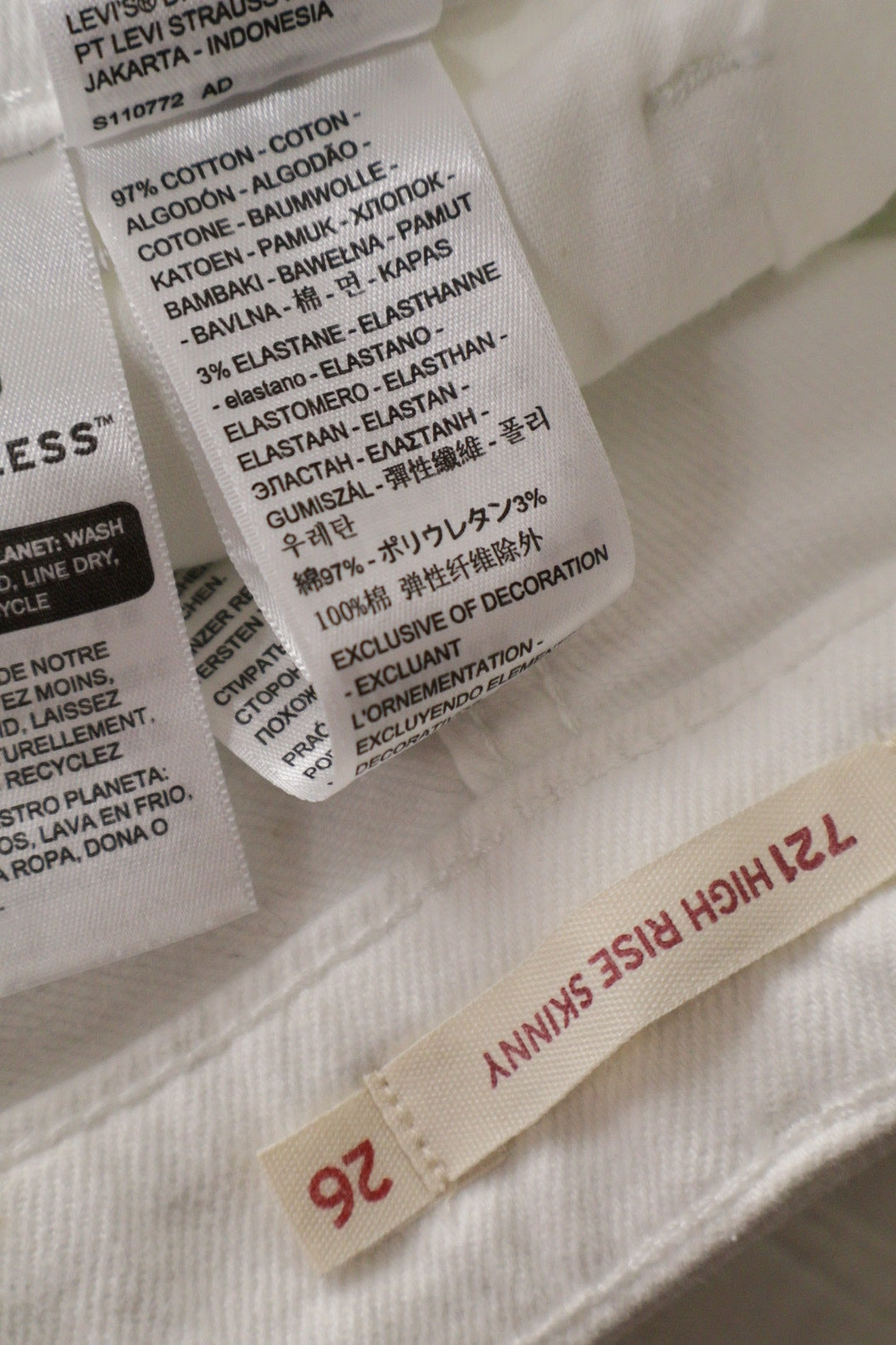 Levi's – blugi – etichetă – second-hand premium