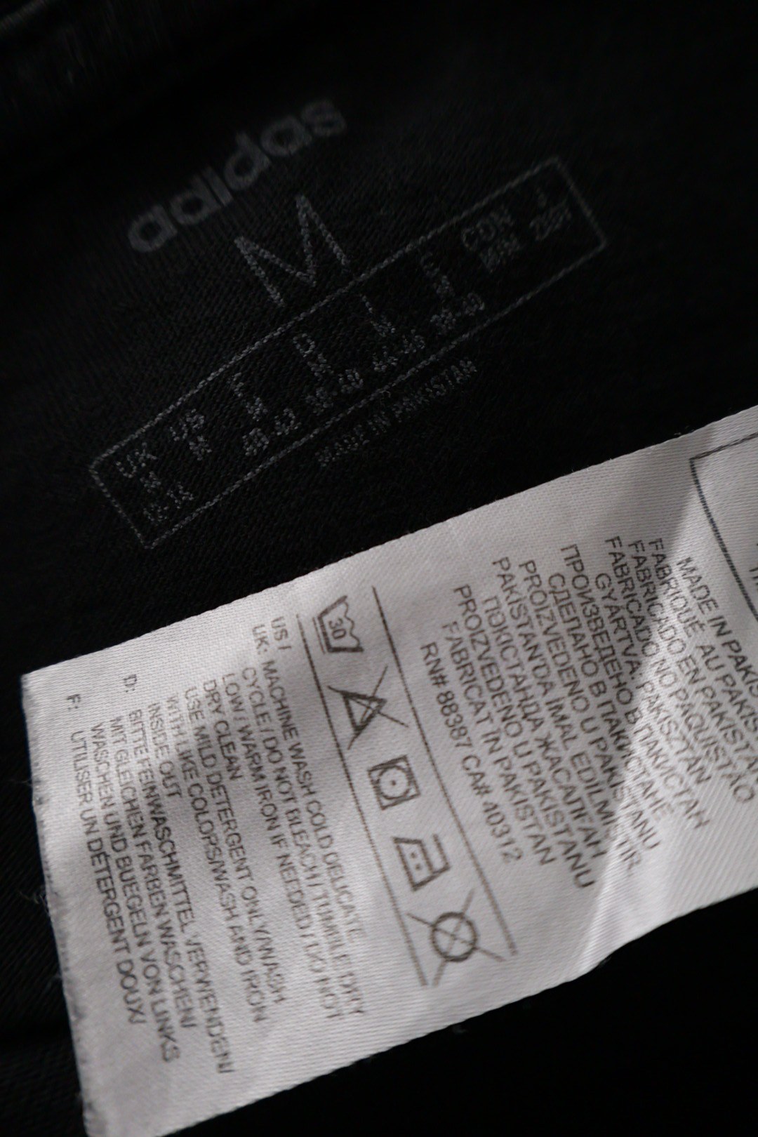adidas – tricou – etichetă – second-hand premium