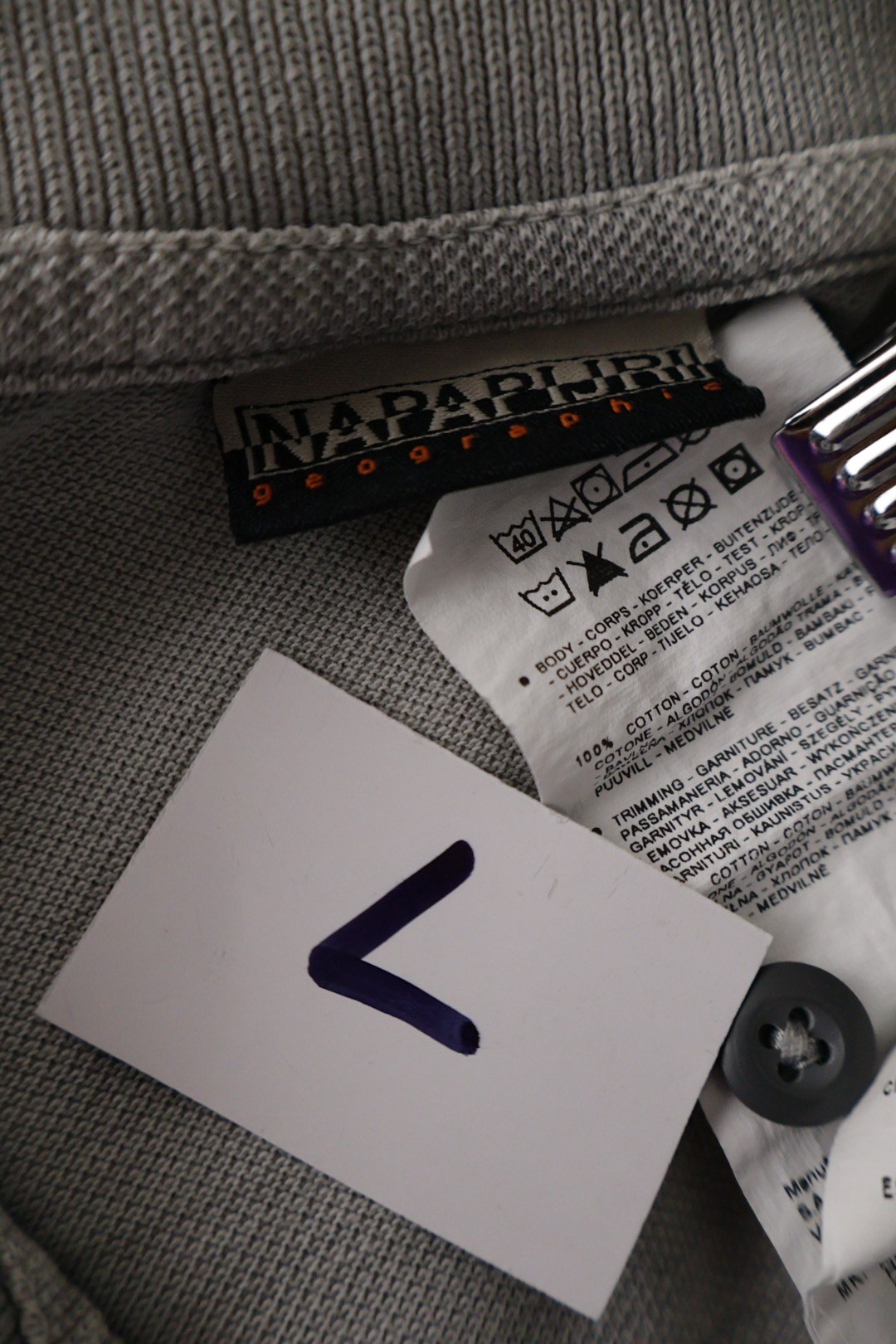 Napapijri – tricou – etichetă – second-hand premium