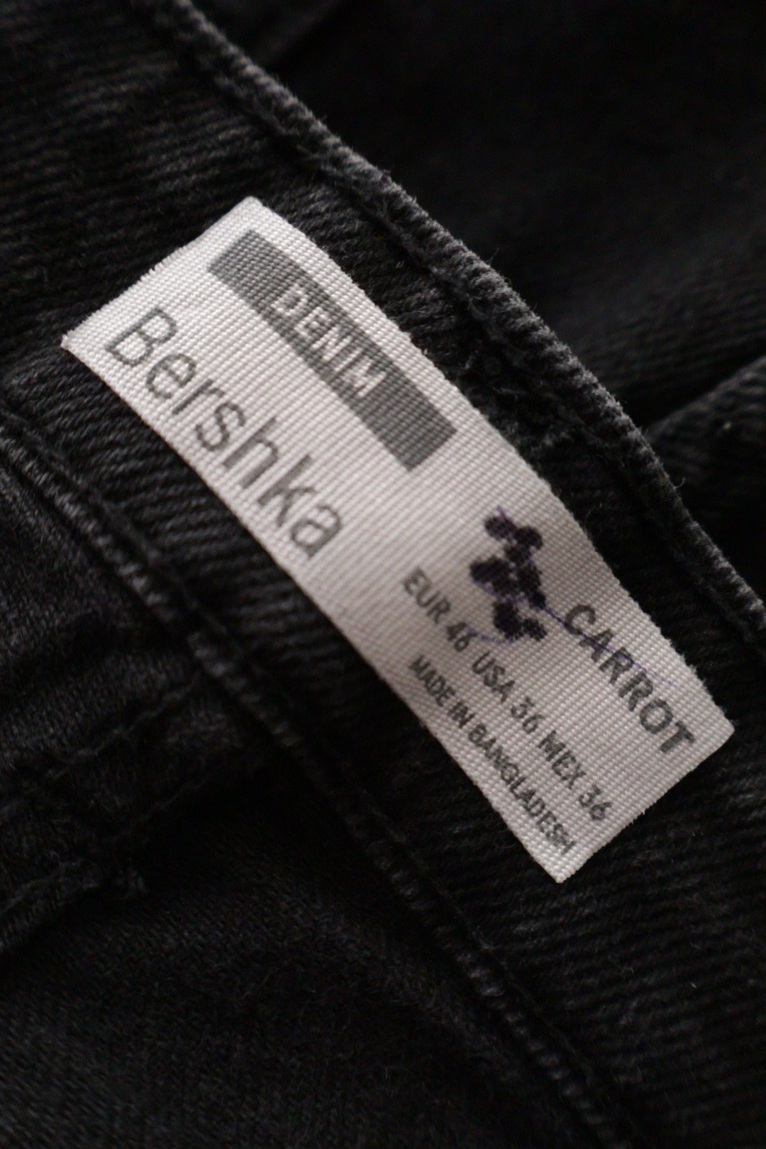Bershka – blugi – etichetă – second-hand premium