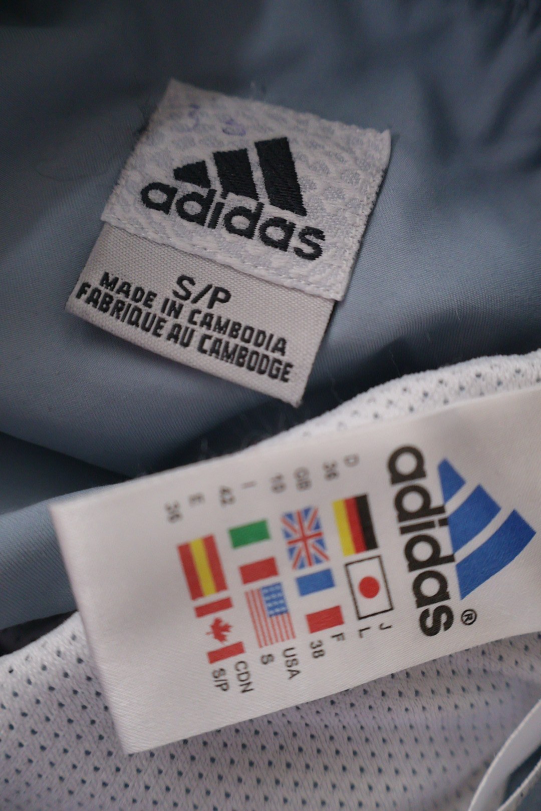 adidas – vestă – etichetă – second-hand premium