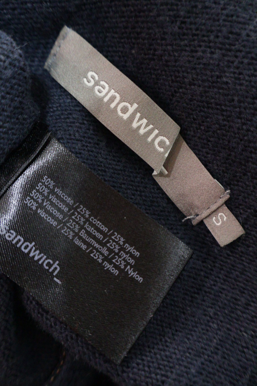 sandwich – bluză – etichetă – second-hand premium
