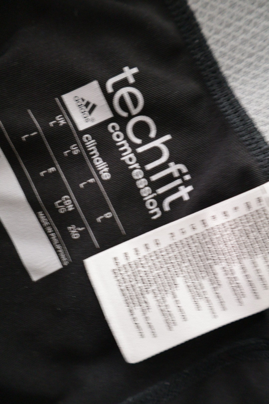 Adidas – pantaloni – etichetă – second-hand premium