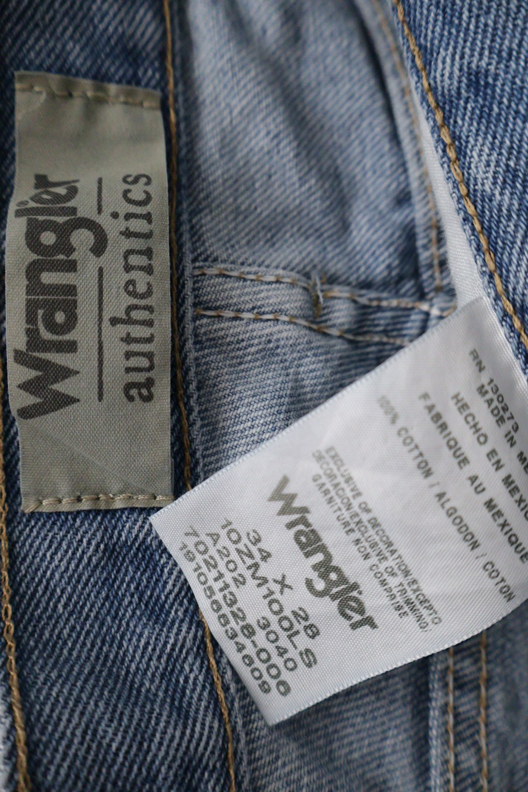 Wrangler – blugi – etichetă – second-hand premium