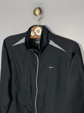 Geaca Nike - marimea M - Intre Umerase