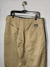Pantaloni Dockers - marimea W36/L32 - XL - Intre Umerase