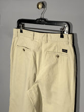 Pantaloni Hugo Boss - marimea M - Intre Umerase