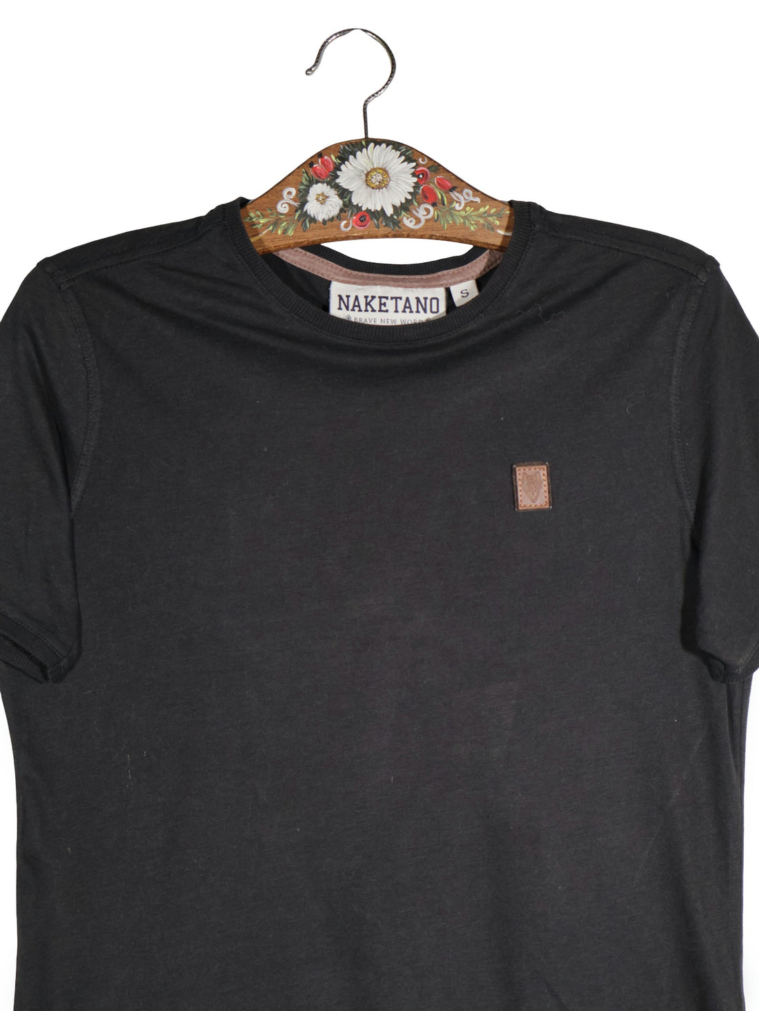 Tricou Naketano negru mărime S detaliu material și croială second-hand premium
