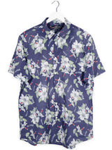 Camasa Hampton Republic bleumarin cu imprimeu floral si text „aloha” mărime L vedere din față second-hand premium