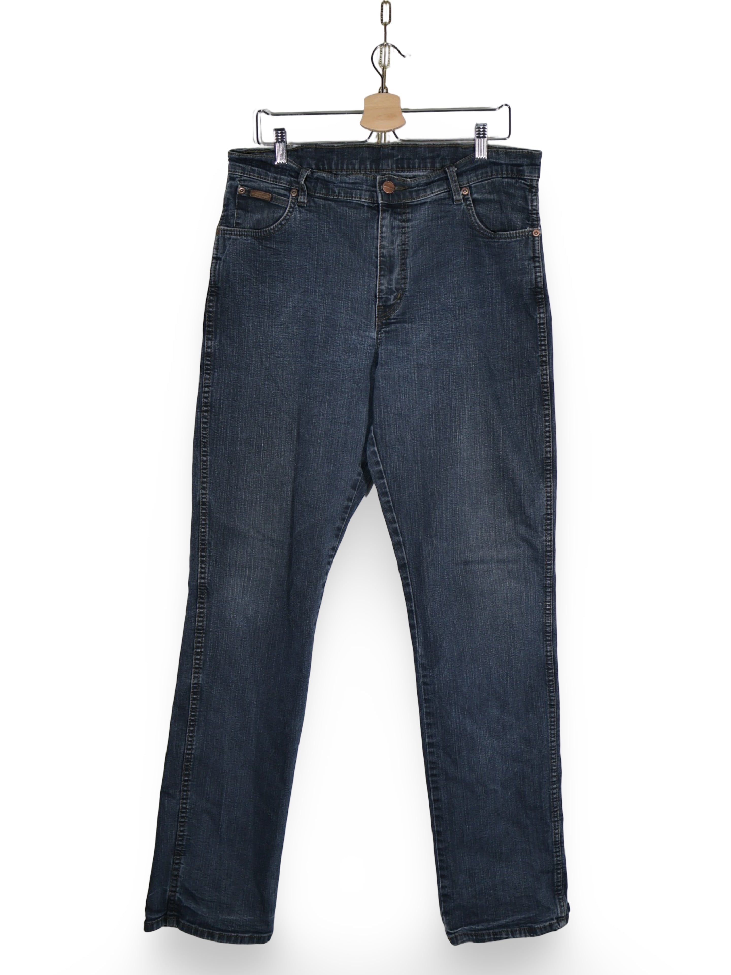 Blugi Wrangler - marimea W36/L36 - Barbati