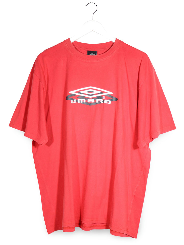 Tricou Umbro roșu mărime XXL vedere din față second-hand premium