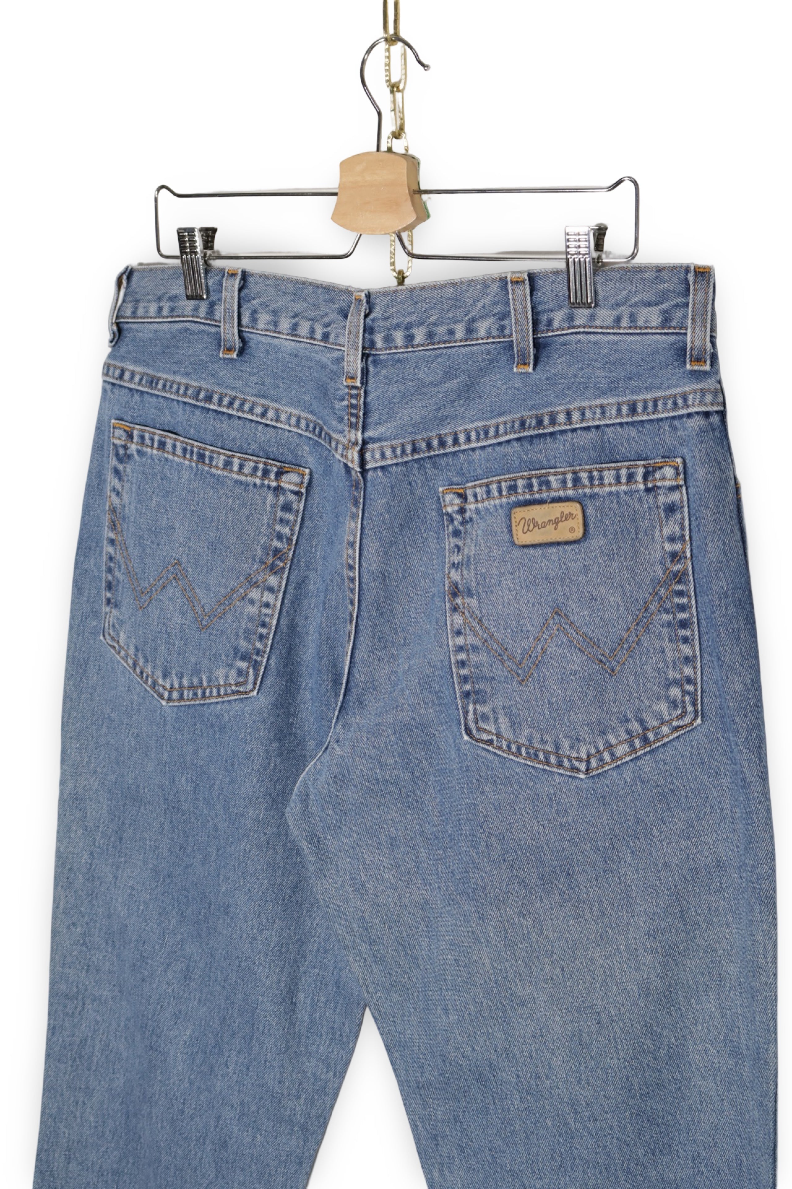 Blugi Wrangler - marimea L W36/L32 - Barbati