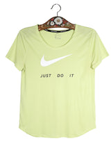 Tricou Nike verde deschis mărime S vedere din față second-hand premium