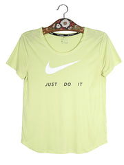Tricou Nike verde deschis mărime S vedere din față second-hand premium