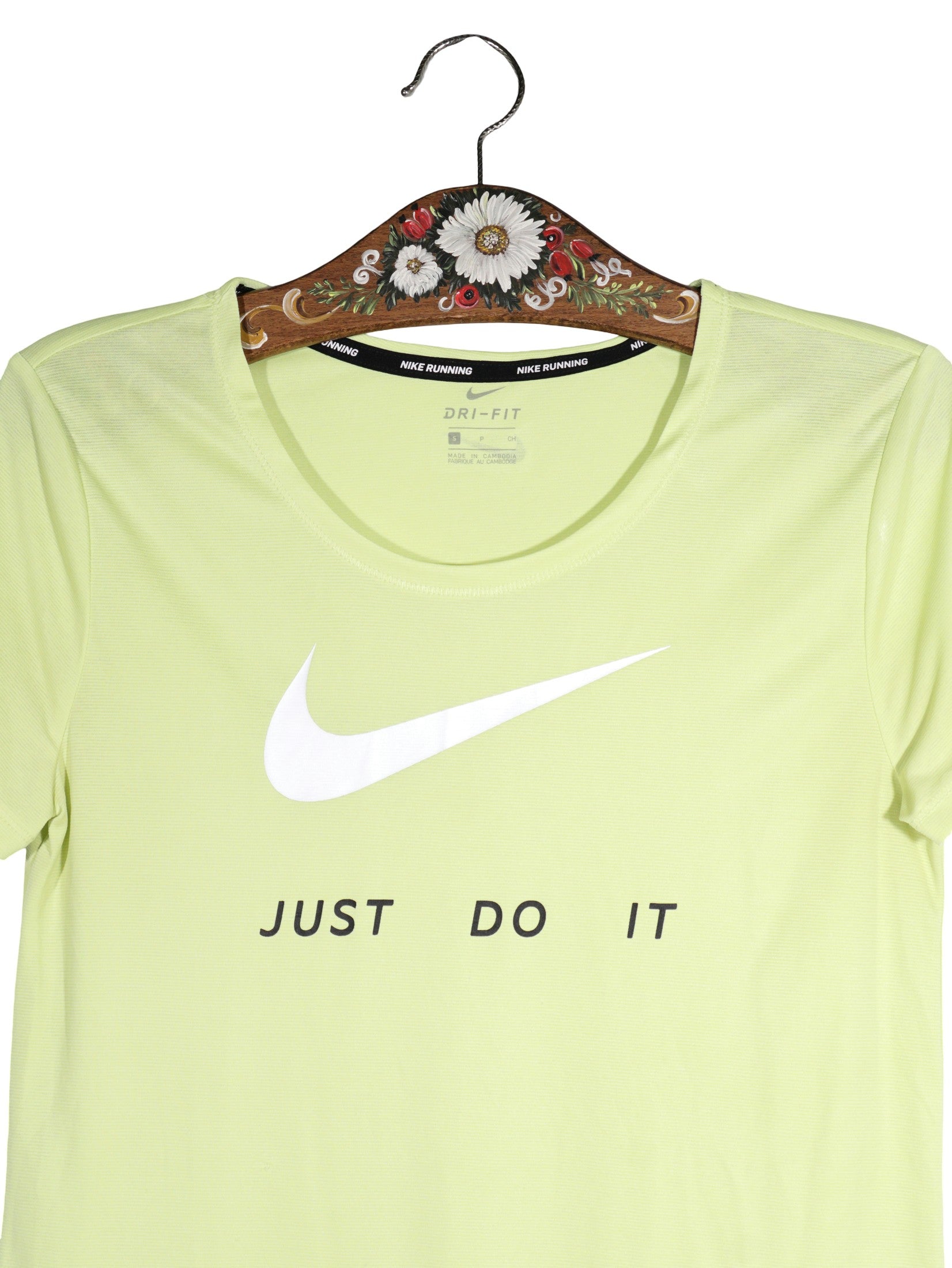 Tricou Nike verde deschis mărime S detaliu material și croială second-hand premium