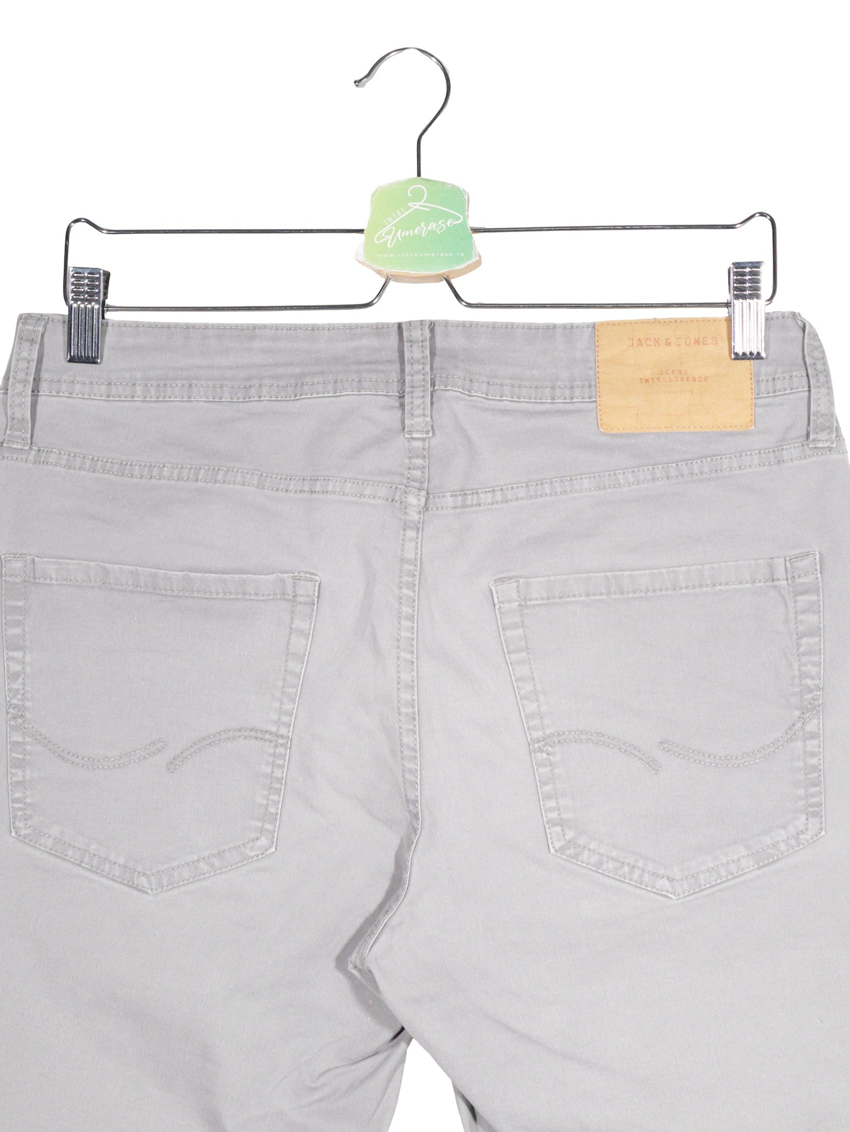 Blugi scurti JACK & JONES gri deschis mărime S detaliu material și croială second-hand premium