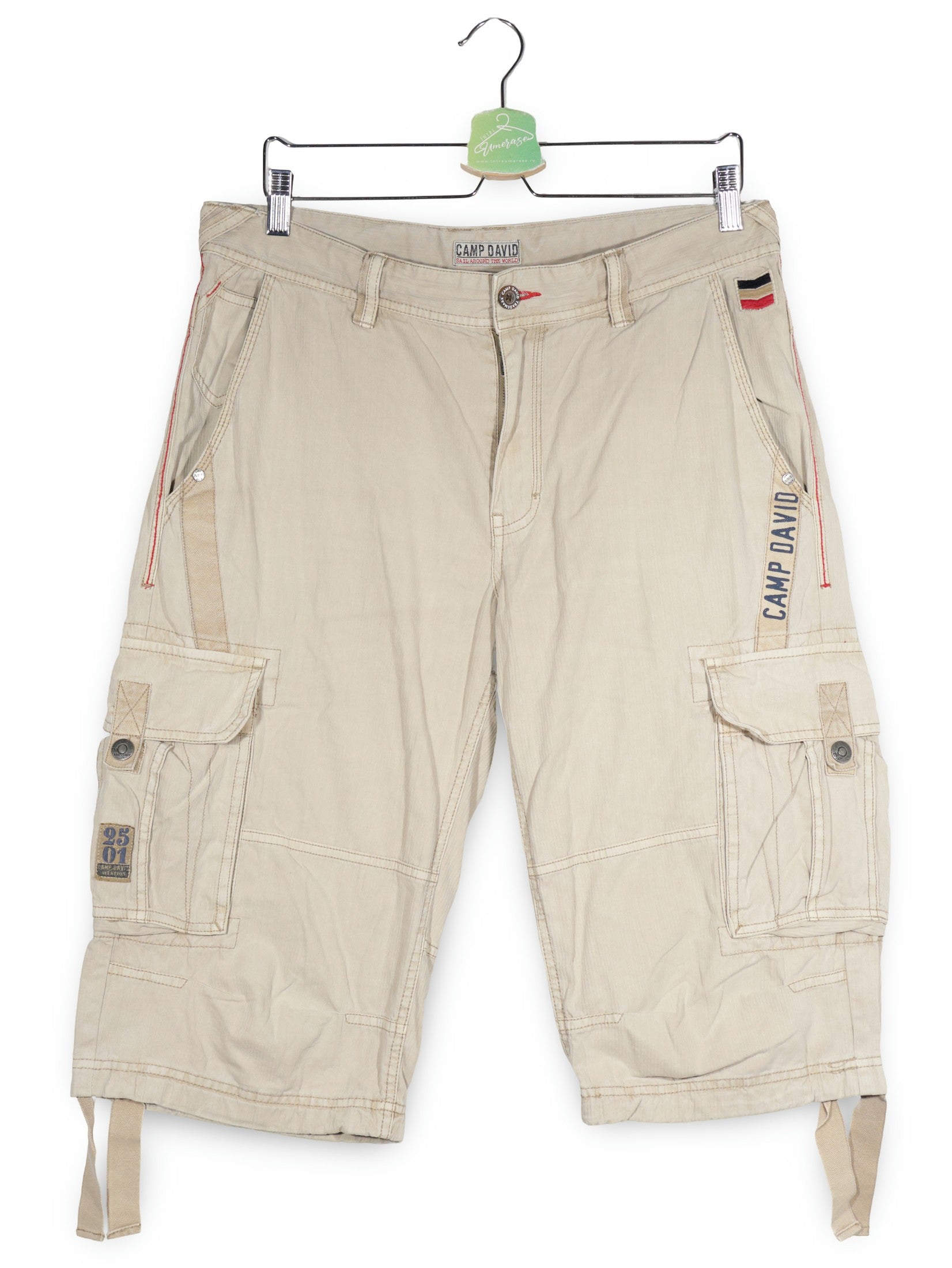 Pantaloni scurti Camp David bej mărime M vedere din față second-hand premium