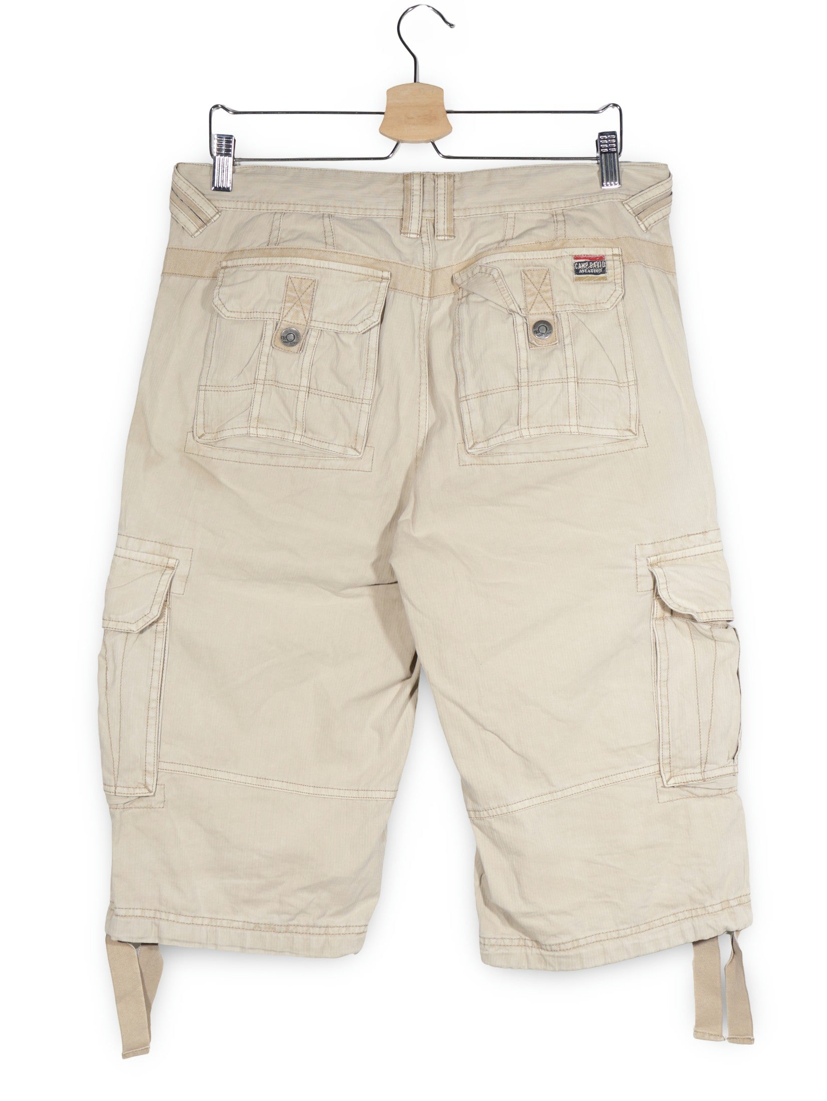 Pantaloni scurti Camp David bej mărime M vedere din spate second-hand premium