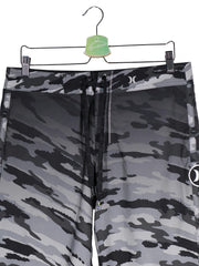 Pantaloni scurti Hurley gri, negru, alb mărime M detaliu material și croială second-hand premium